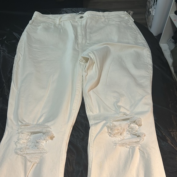 Brand new with tags Hollister white flat jeans - Picture 2 of 4